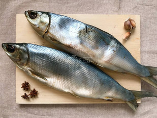 Кальмар филе с перцем (хот тейс): Сиг вяленый