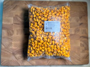 Мучные полоски ОРАНЖЕВЫЕ со вкусом говядины 76 гр: Кукуруза жареная 