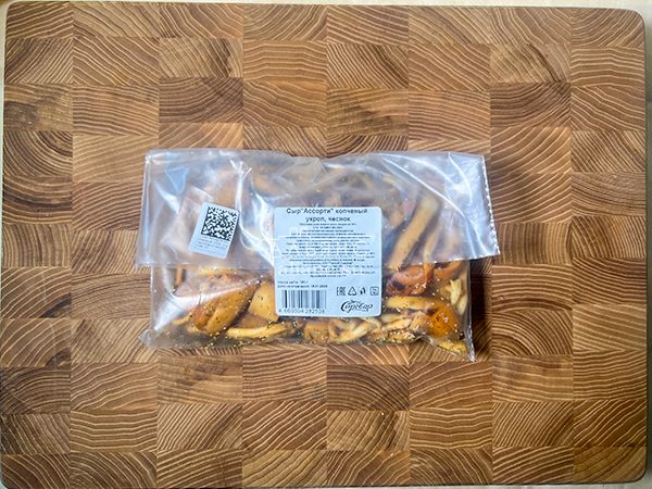 Сыр 150 гр ГОРНЫЙ СЫРОВАР (Ассорти копчёный с укропом и чесноком) в Куровском