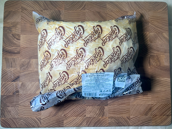 Сыр 1 кг ГОРНЫЙ СЫРОВАР (Паутинка со вкусом красной икры) в Куровском