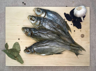 Кальмар филе с перцем (хот тейс): Густера вяленая