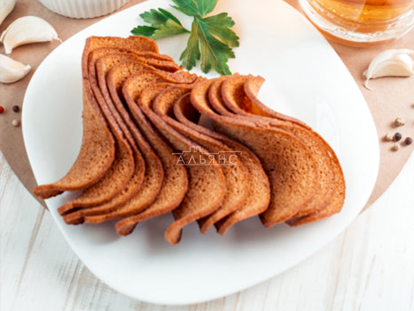 Ресторанные гренки с сметаной и зеленью в Куровском